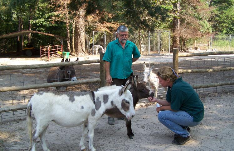 Bud Page Hollyoak's farm et Sheri Lykken